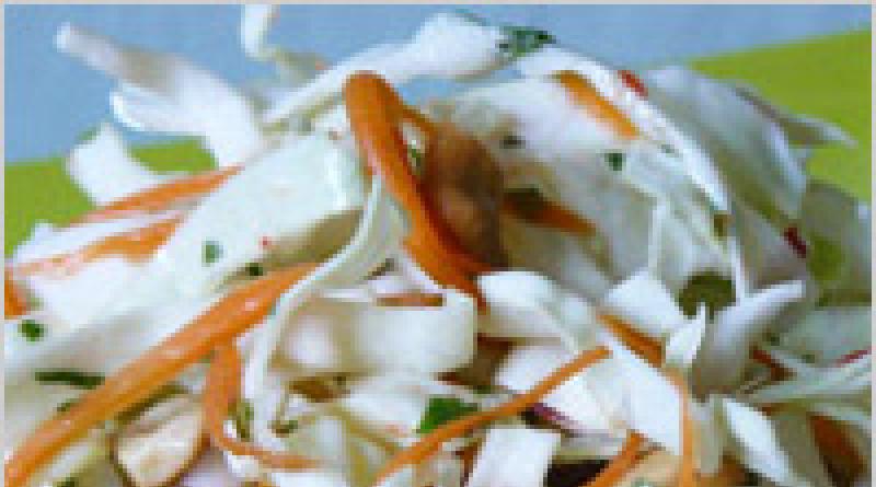 Потрясающе вкусные и простые салаты из белокочанной капусты