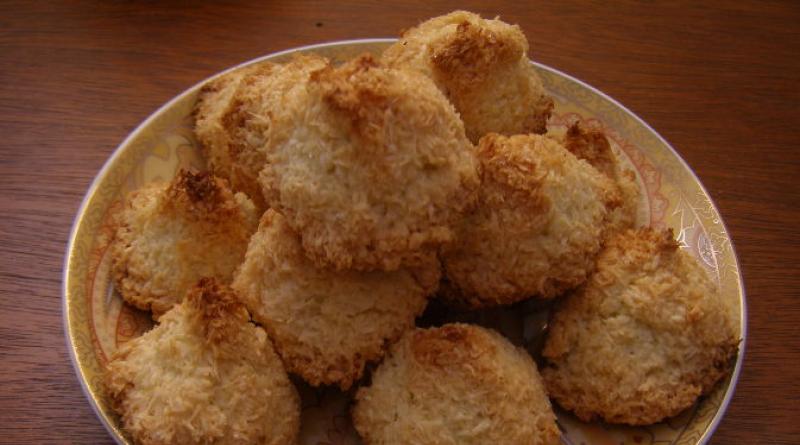 Ароматная выпечка: печенье с кокосовой стружкой